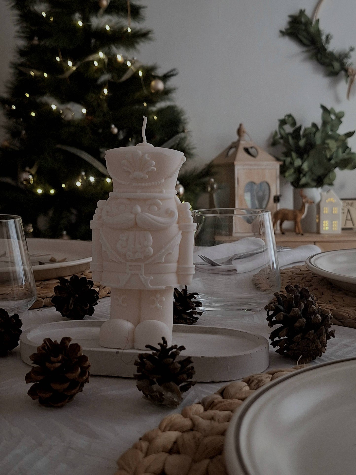 XXL Weihnachtskerze aus Sojawachs Nussknacker - Herr Nussknacker