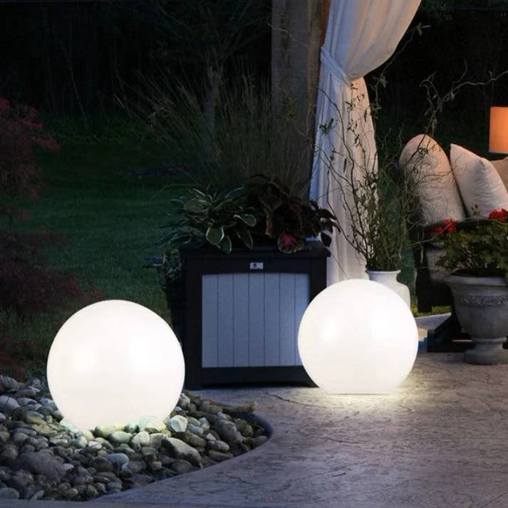 Wasserdichte Gartenkugelleuchten – 2er-Set mit Farbwechsel & Fernbedienung