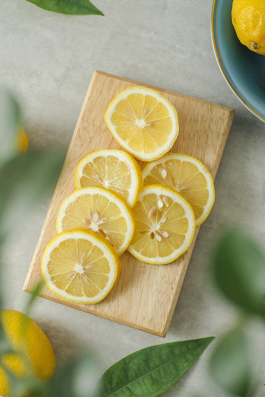 Zitronenbaum (Citrus limon) – mediterraner Klassiker für Garten, Terrasse & Balkon