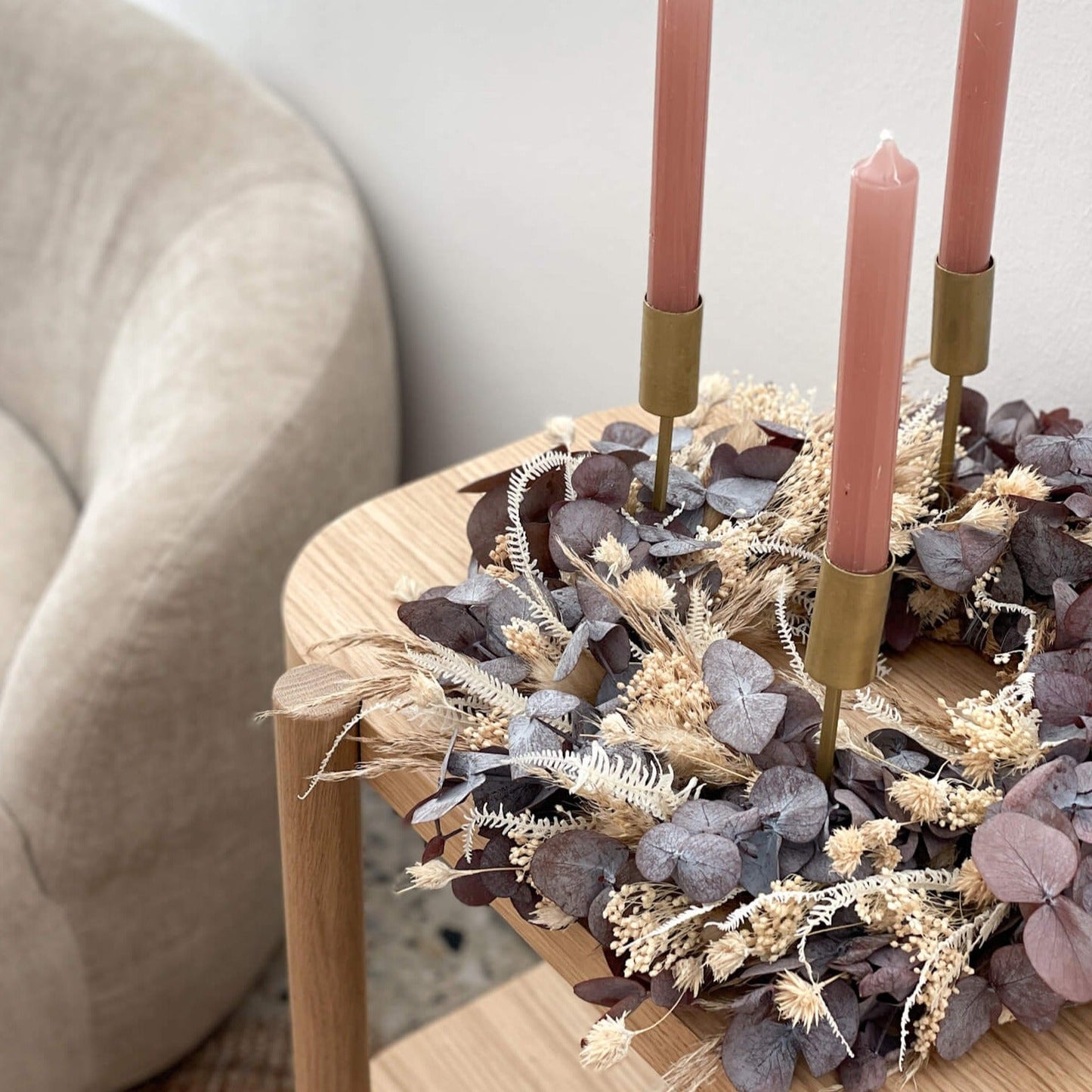 Adventskranz "Beige/Rot" aus Trockenblumen