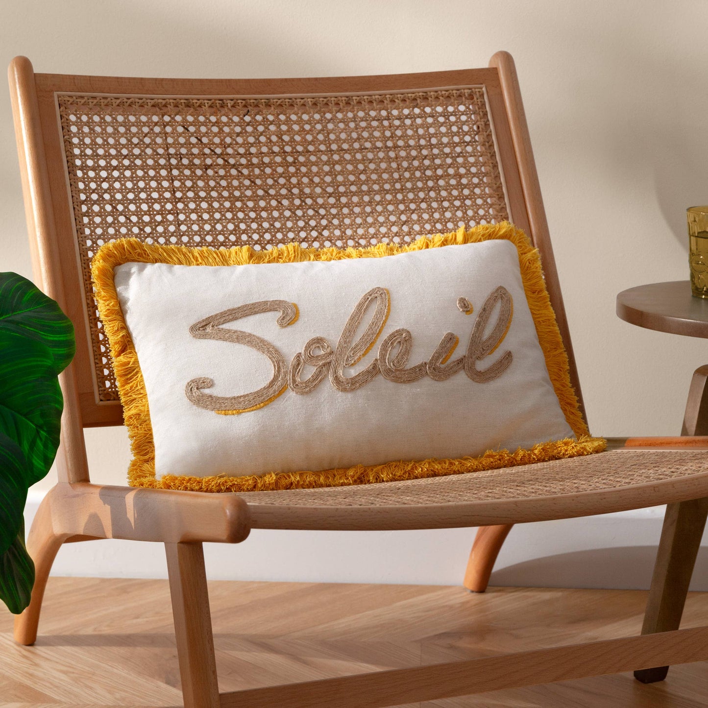 Soleil Kissen Gelb bestickt – 30 × 50 cm