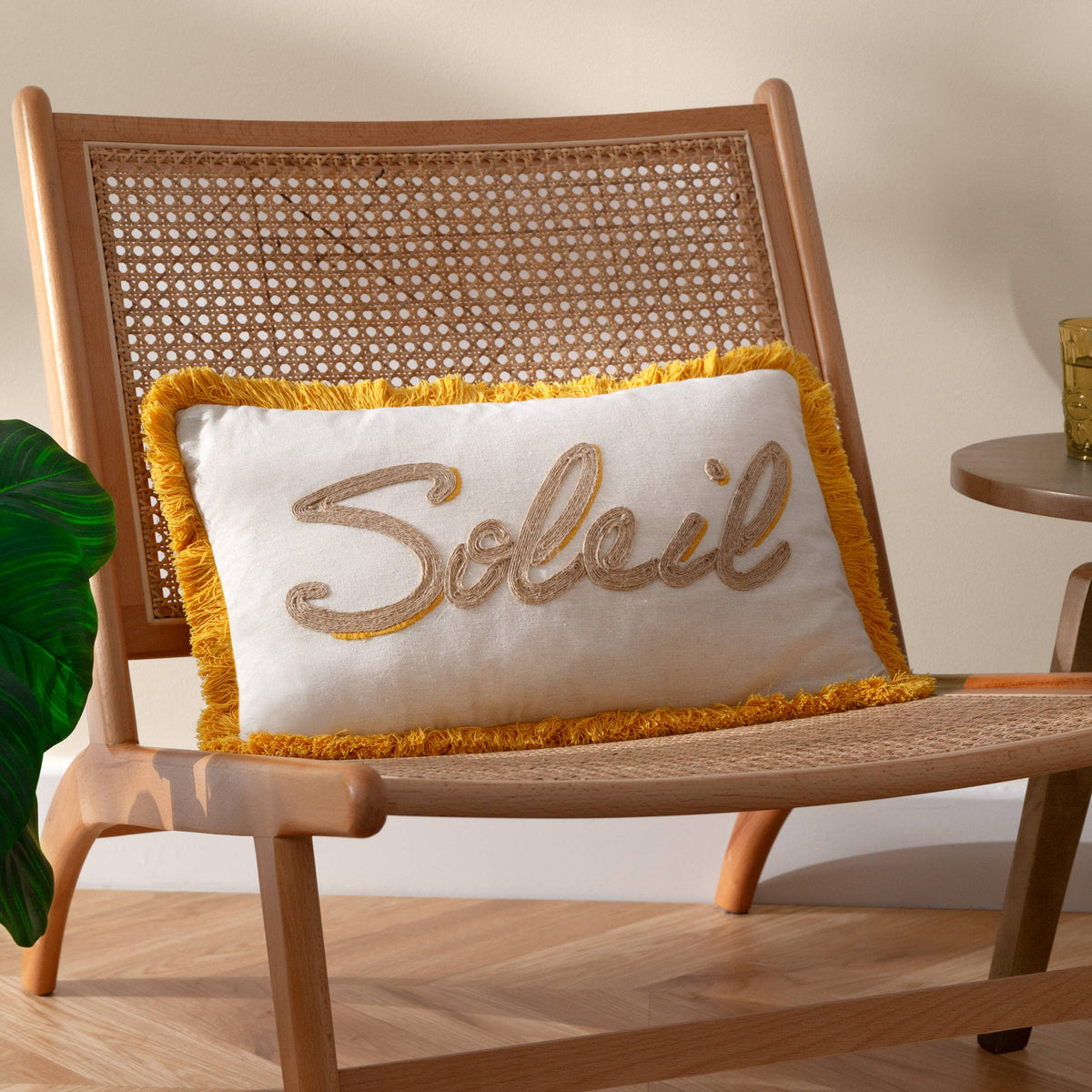 Soleil Kissen Gelb bestickt – 30 × 50 cm