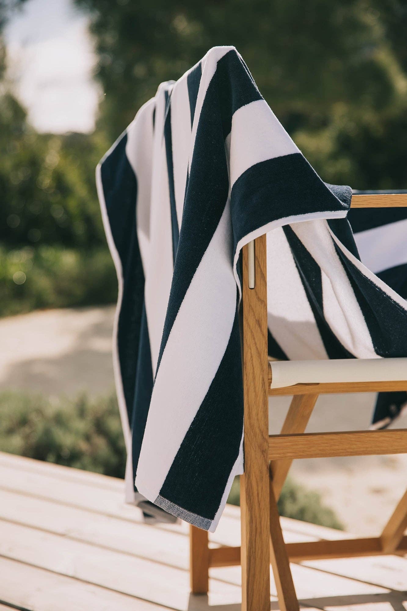 Gibalta Strandtuch Marineblau/Weiß – 100 × 180 cm