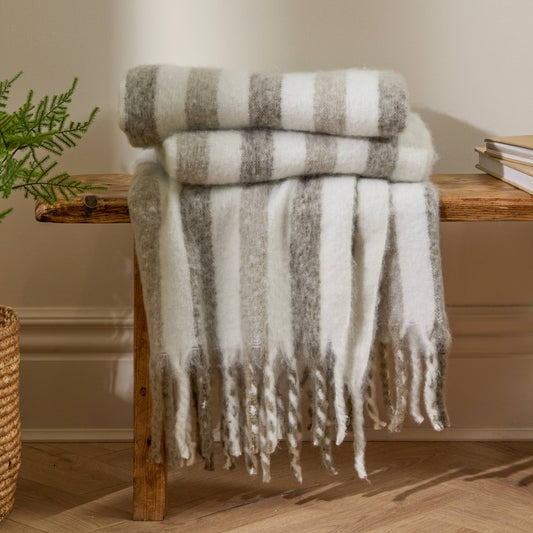 Wohndecke mit Streifenmuster – gewebt