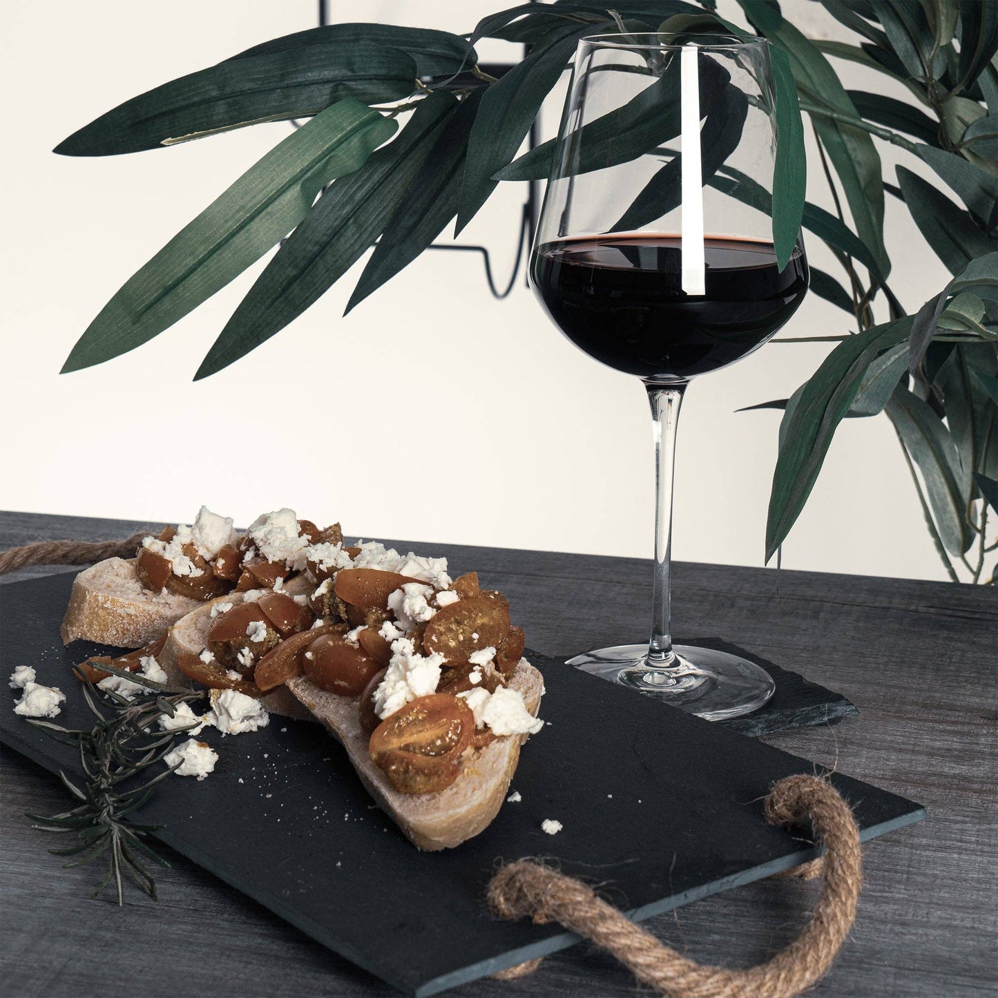 Argon Tableware Schiefer-Servierplatte mit Vintage-Seilgriffen