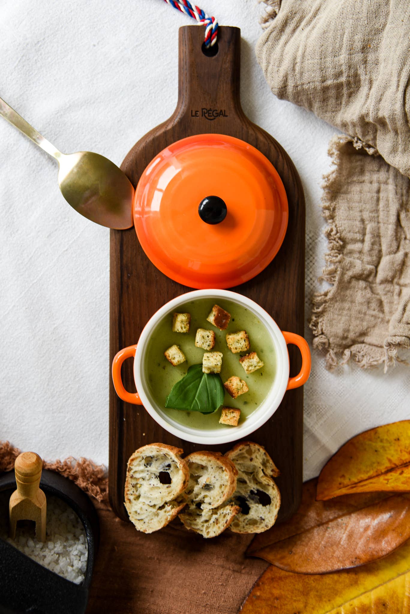 Kleines Aperitifbrett aus wärmebehandeltem Eschenholz