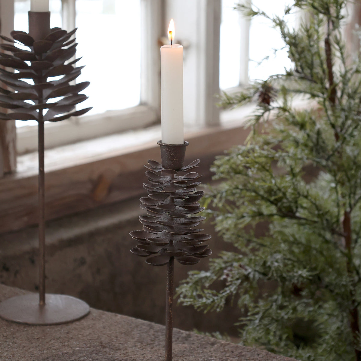 Kerzenständer in Zapfenform aus Metall – 2er-Set in Antik-Mokka