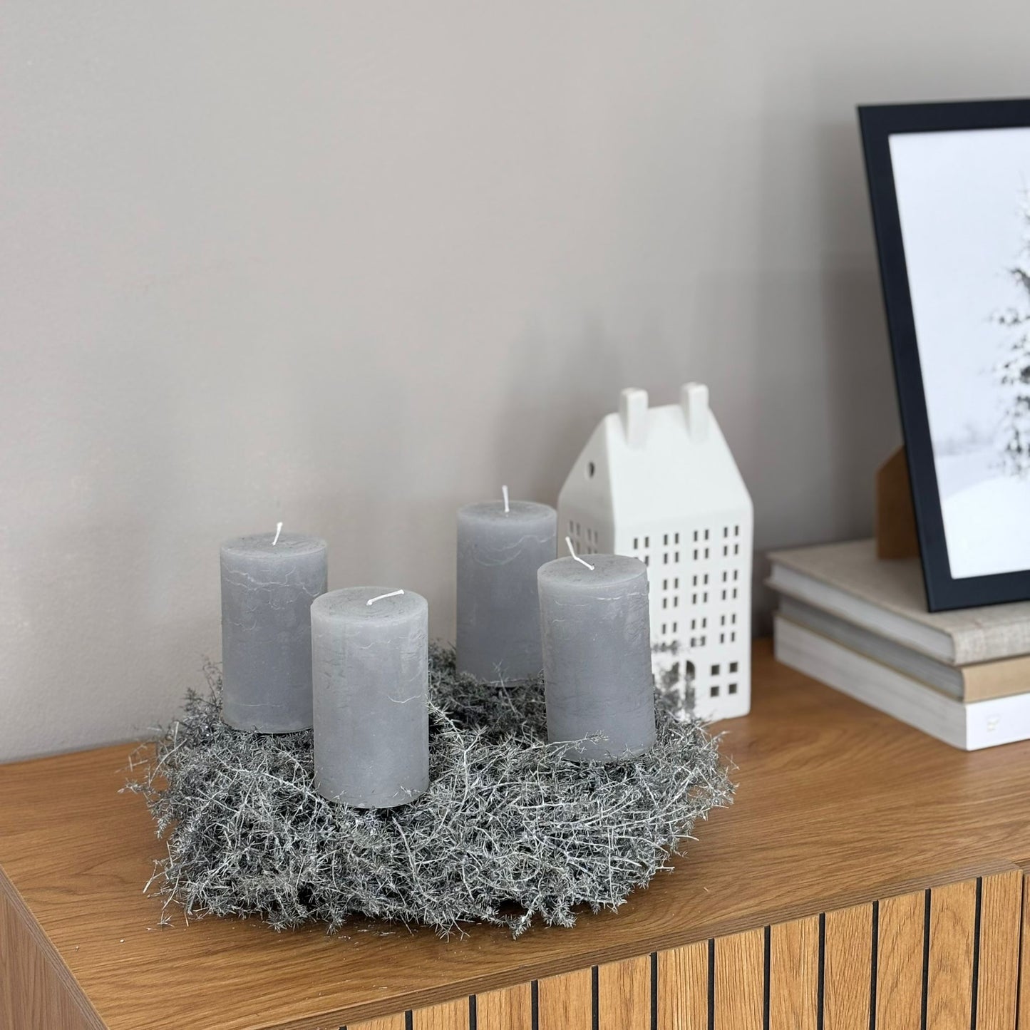 Silberglanz der Jahreszeiten: Adventskranz aus Spargelkraut