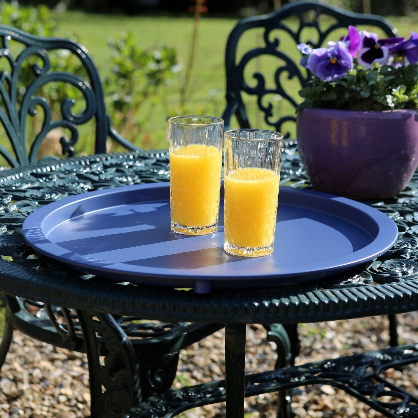 Runder Tabletttisch aus Stahl – von Harbour Housewares