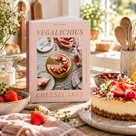 Backbuch, Vegalicious Cheesecakes, mit 80 veganen Rezepten, englischsprachige Ausgabe