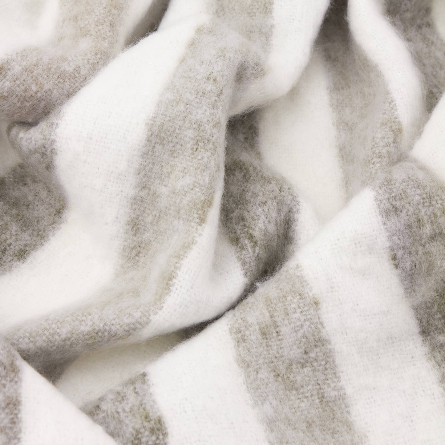 Wohndecke mit Streifenmuster – gewebt
