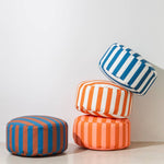 Wasserdichter orange-rosa Sitzsack für drinnen und draußen.