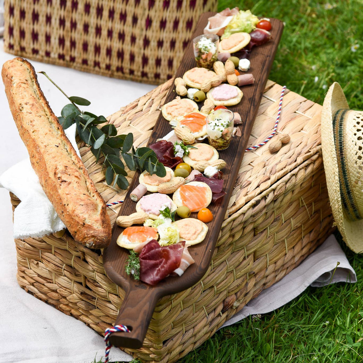 Aperitifbrett aus wärmebehandelter Esche, 80 cm lang