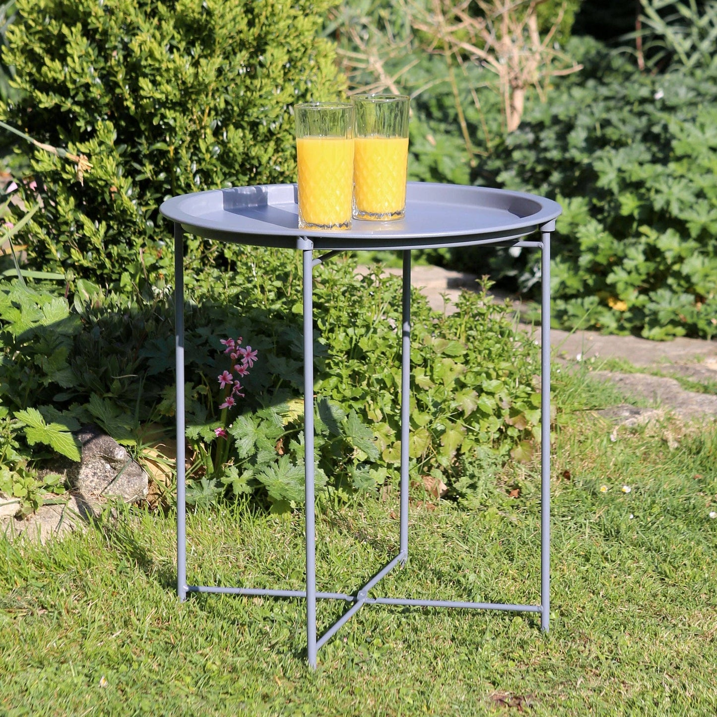 Runder Tabletttisch aus Stahl – von Harbour Housewares