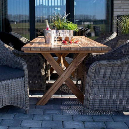 Esstisch Murcia aus recyceltem Teakholz, 200 × 90 cm