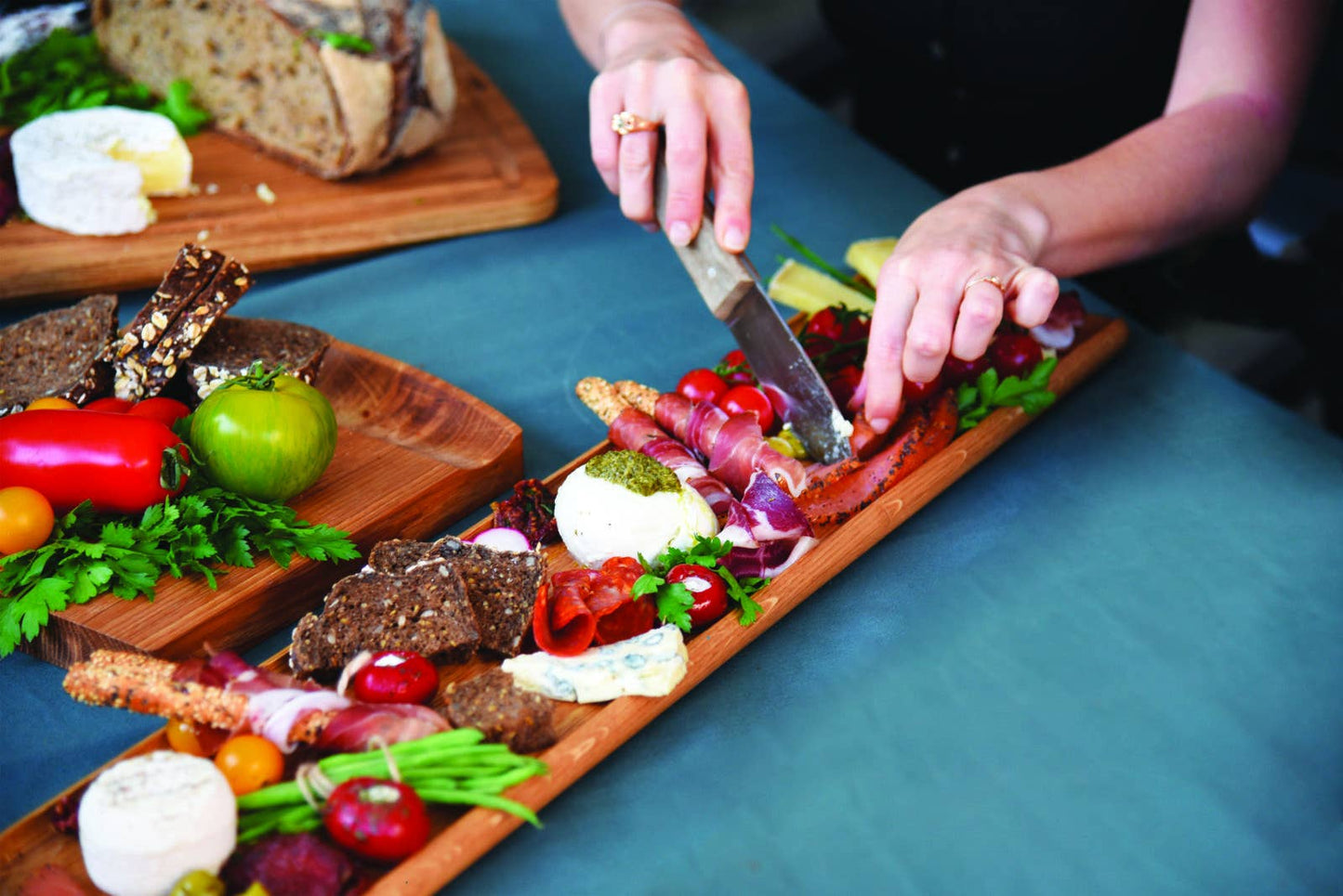 Langes Aperitifbrett aus französischem Eichenholz