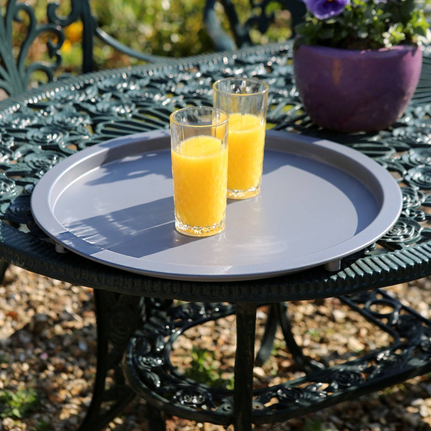 Runder Tabletttisch aus Stahl – von Harbour Housewares
