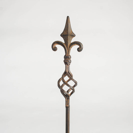 Fleur-de-Lys Gartenpfahl – Elegant & stilvoll dekorativ
