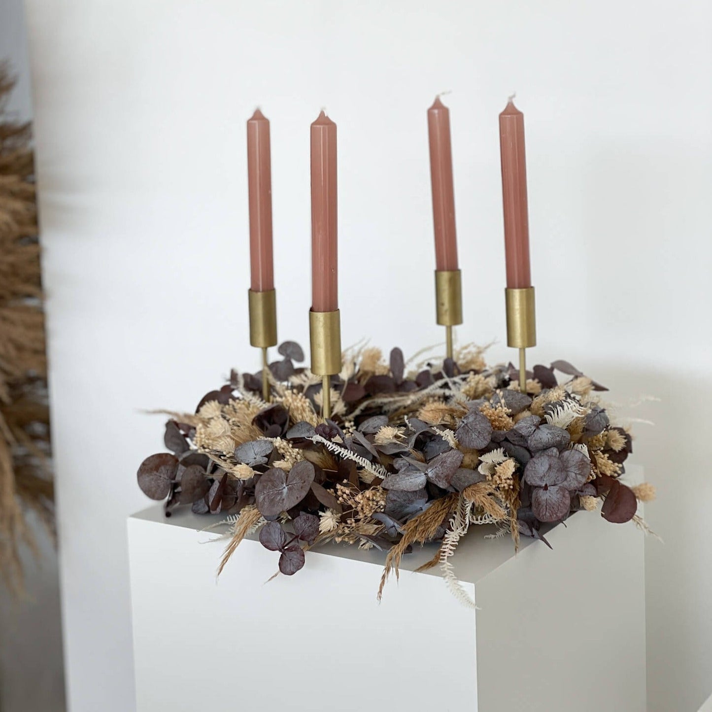 Adventskranz "Beige/Rot" aus Trockenblumen