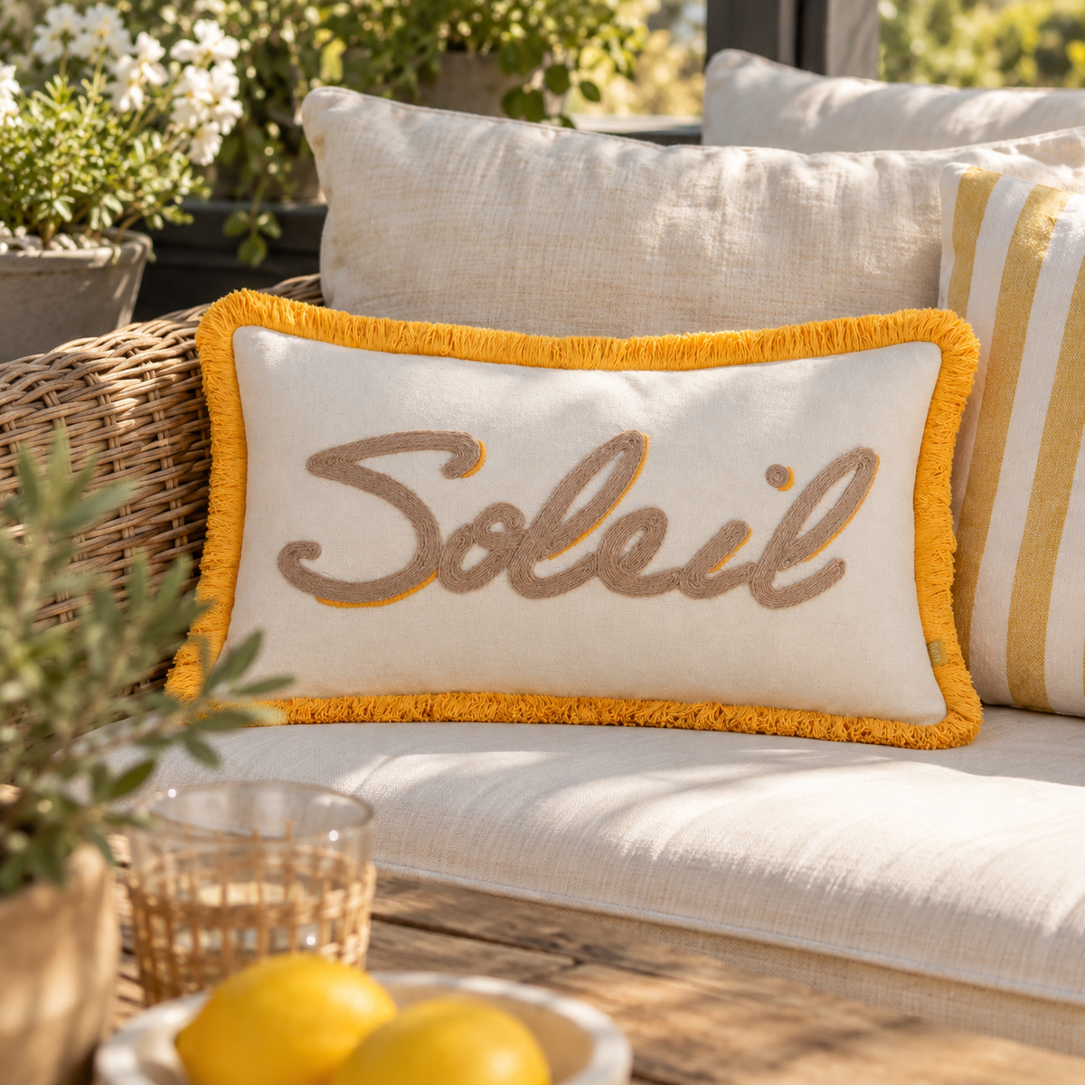Soleil Kissen, Gelb bestickt, 30 × 50 cm